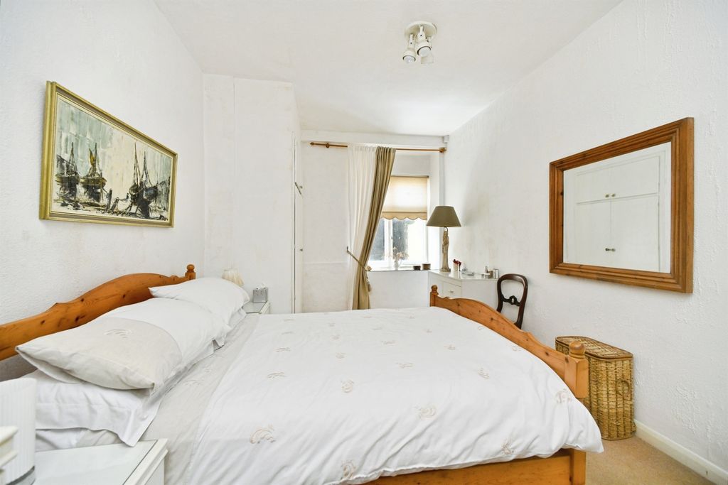 Property photo 2 of 22