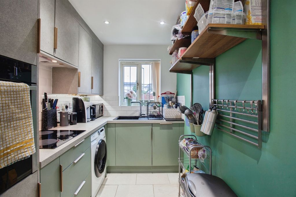 Property photo 3 of 14