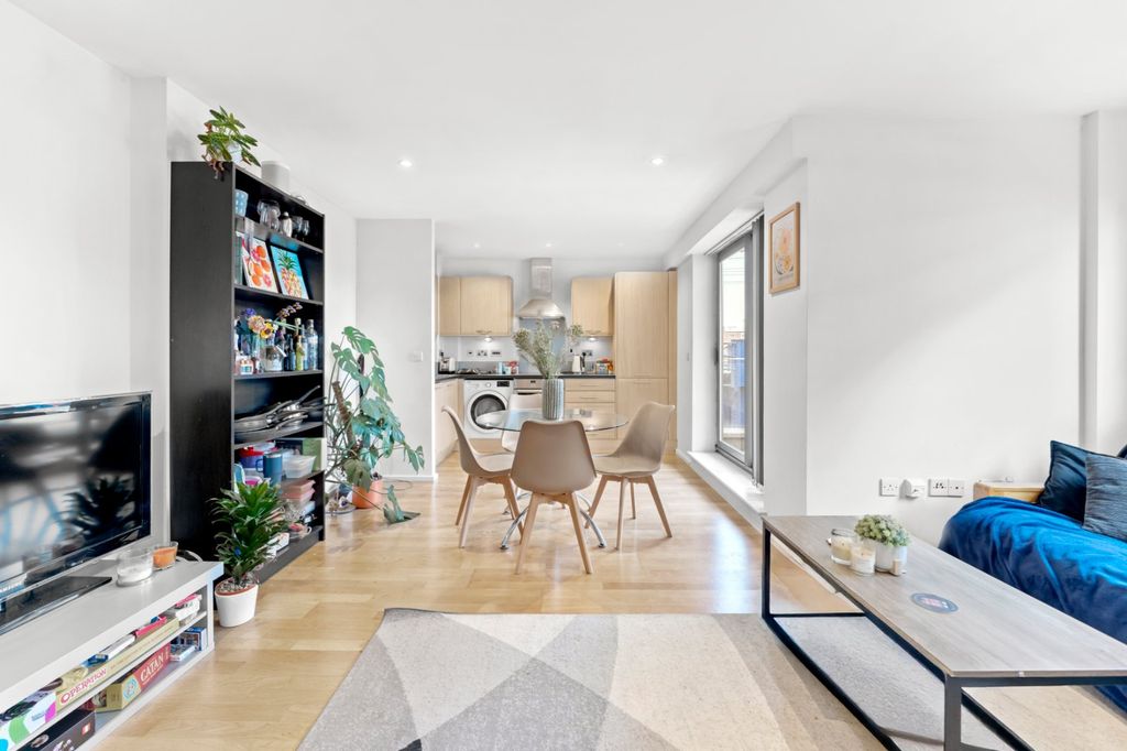 Property photo 3 of 16