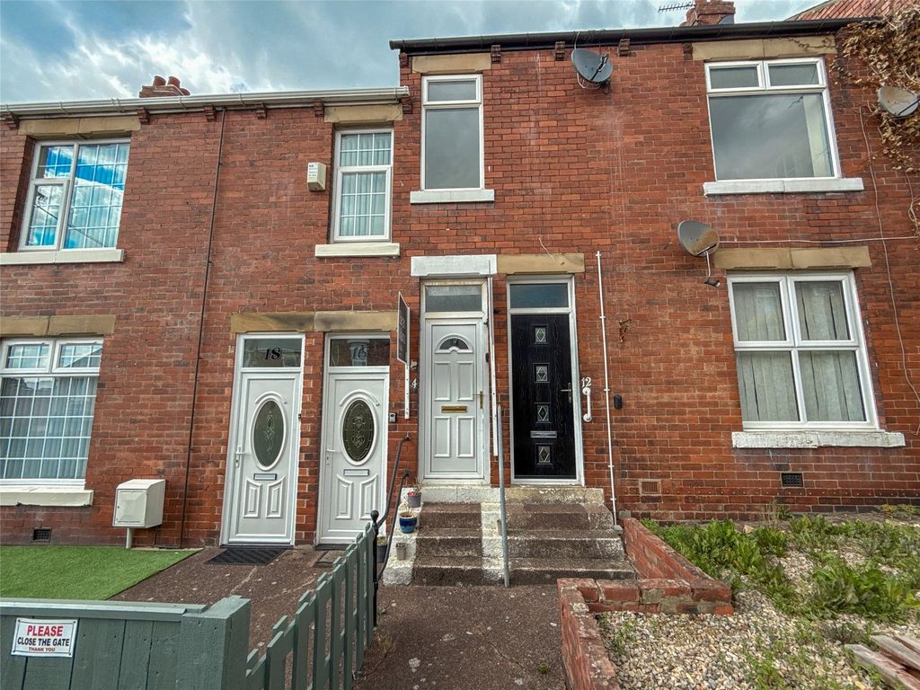 Property photo 3 of 12