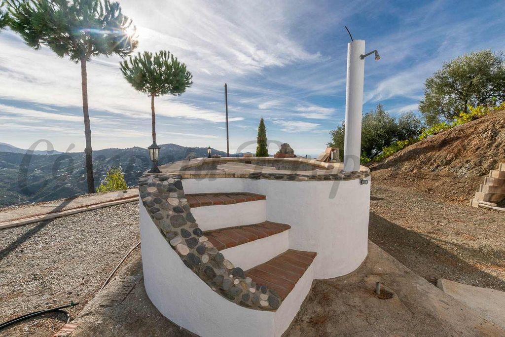 Property photo 3 of 18