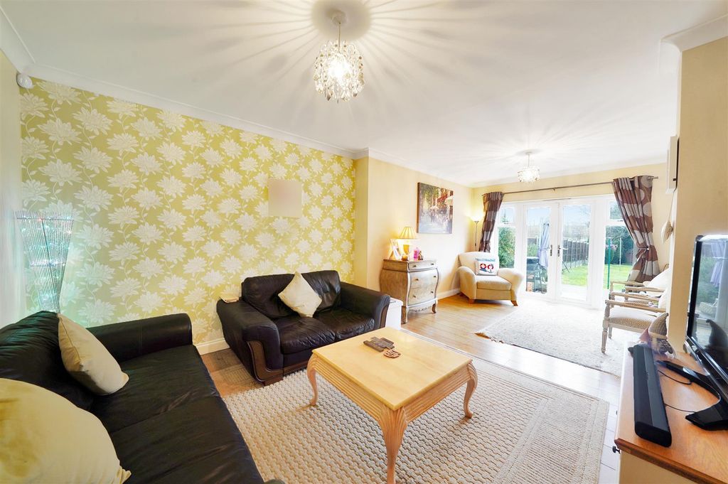 Property photo 1 of 16 14 Lodge Lane - 5Pmo9Wvf0Hww0Ppddmlv.Jpg