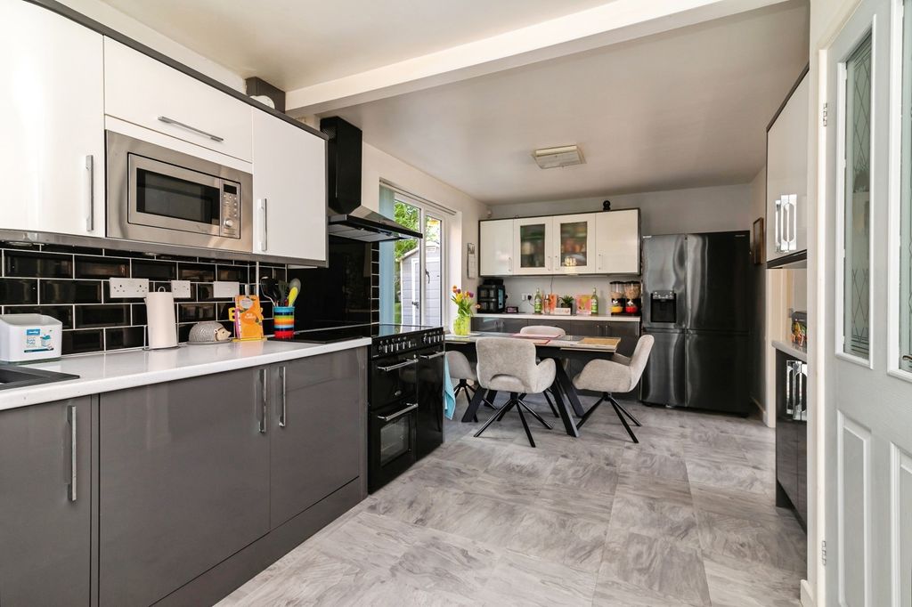 Property photo 2 of 23 Pbox-Img.Jpg