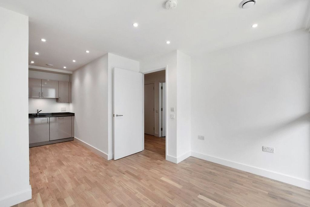 Property photo 2 of 16 Picture No. 05