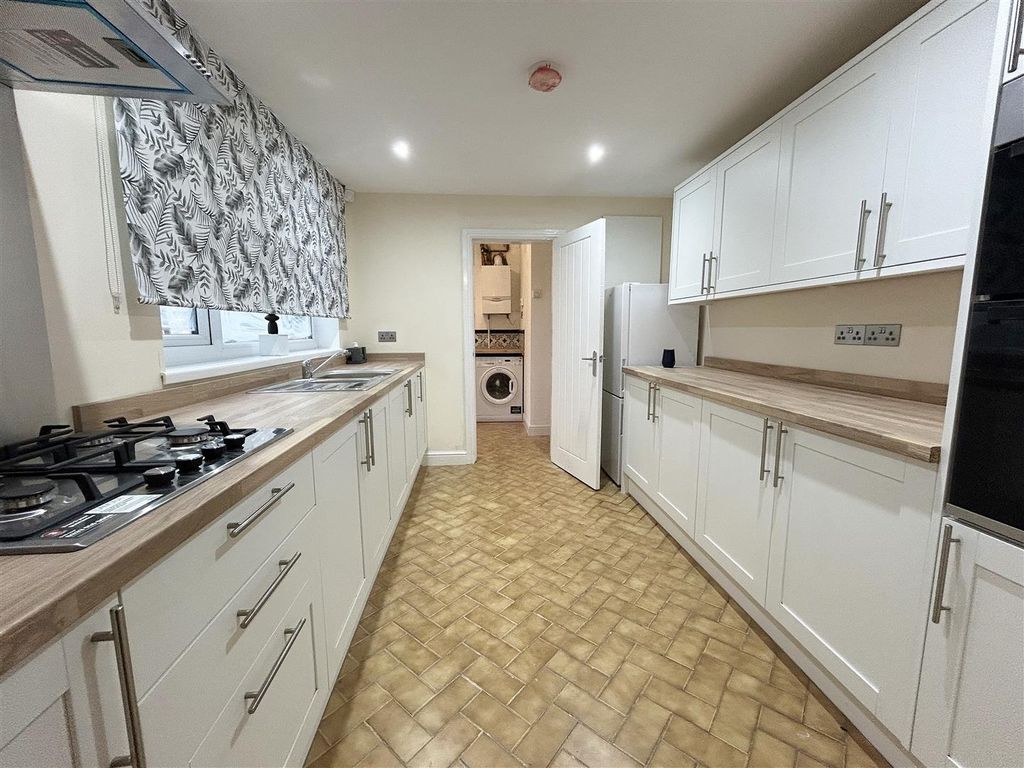 Property photo 2 of 13 Kitchen