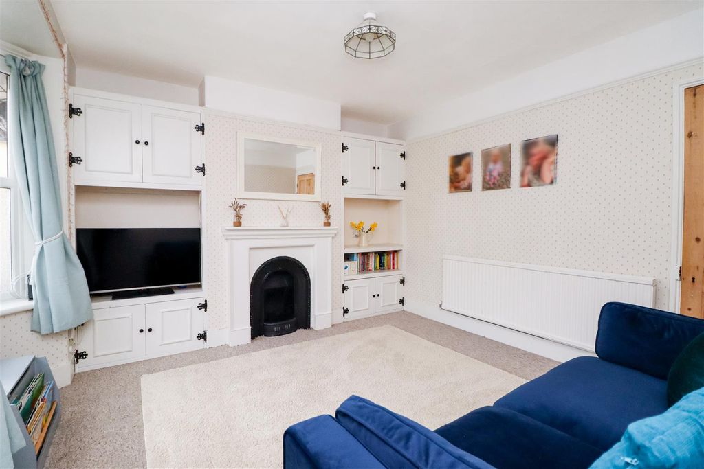 Property photo 3 of 18