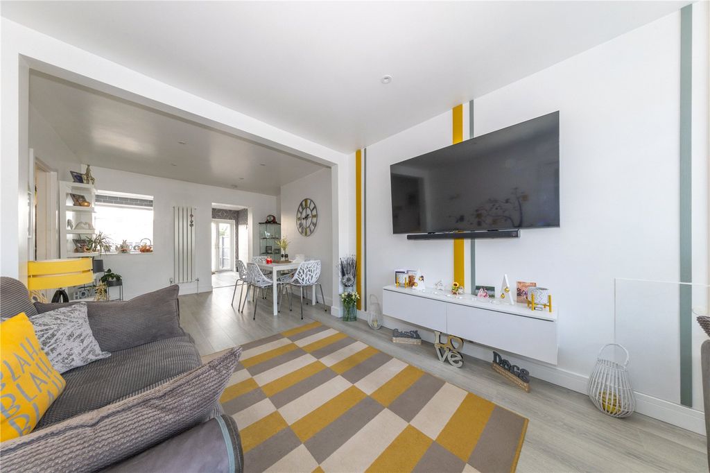 Property photo 1 of 25 Picture No. 23