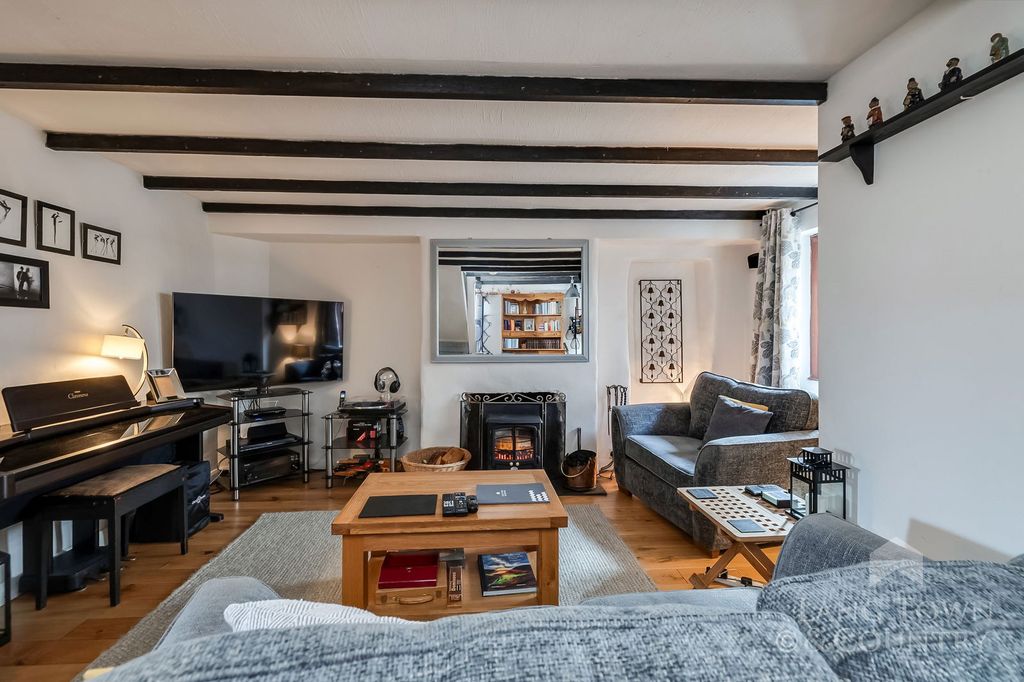 Property photo 2 of 14