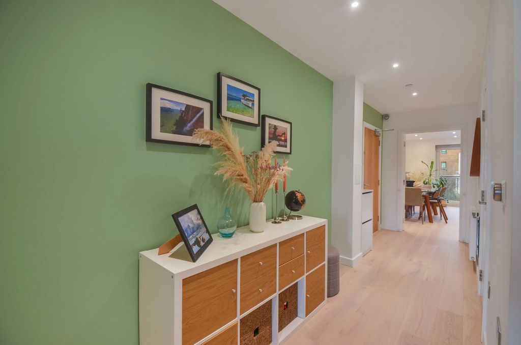 Property photo 2 of 24 Entrance Hall_ (1).Jpg