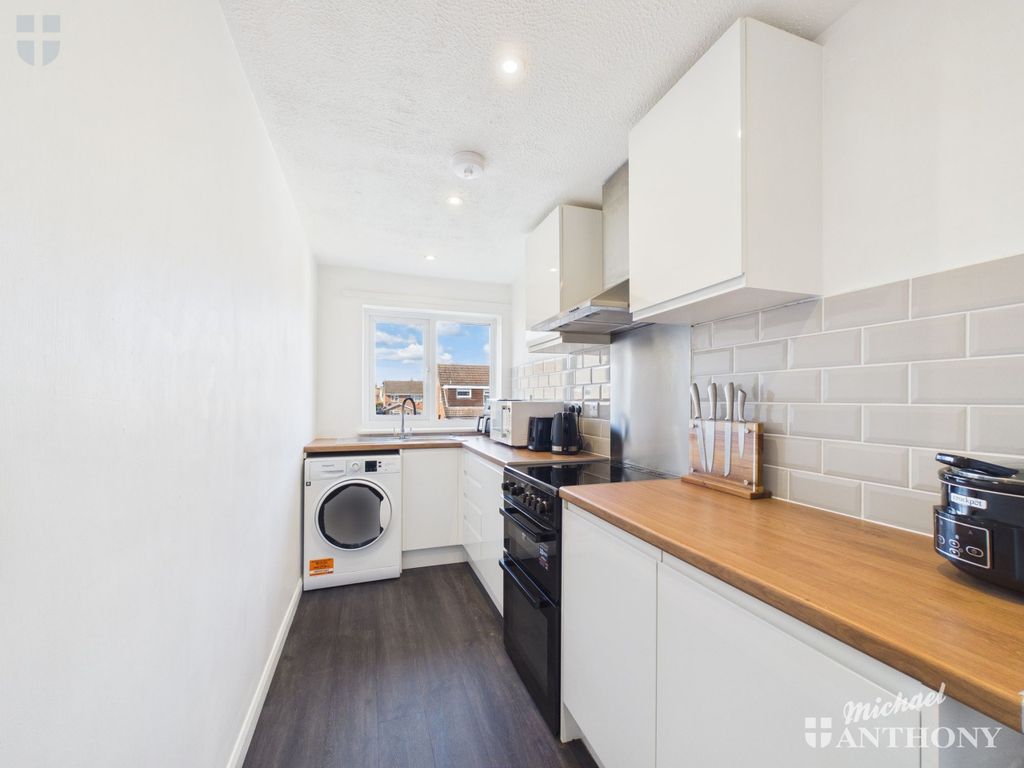 Property photo 3 of 6 Cam03218G0-Pr0962-Still005