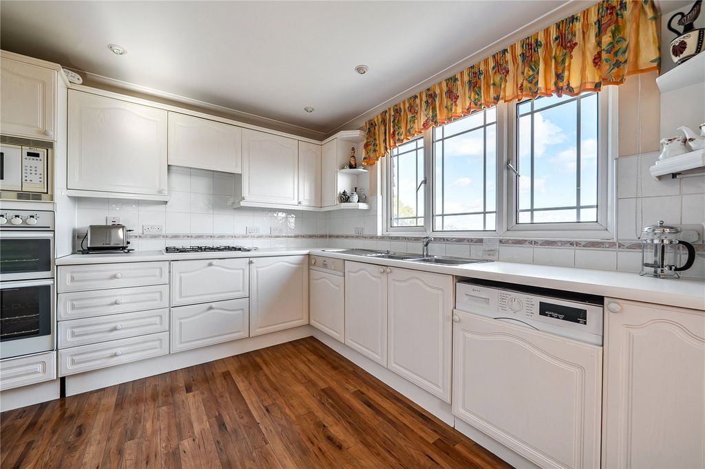 Property photo 2 of 30 Picture No. 06