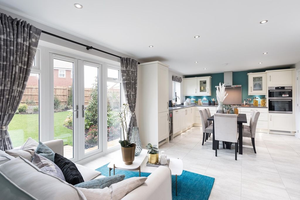 Property photo 3 of 10 Open-Plan Kitchen With Family/Breakfast Areas