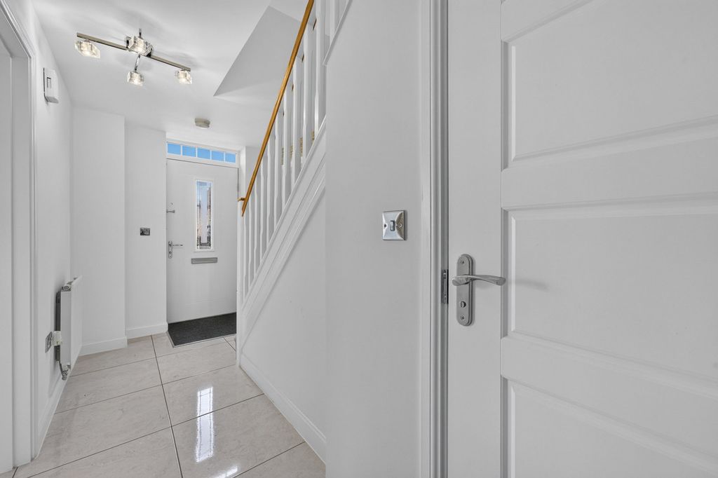 Property photo 2 of 49