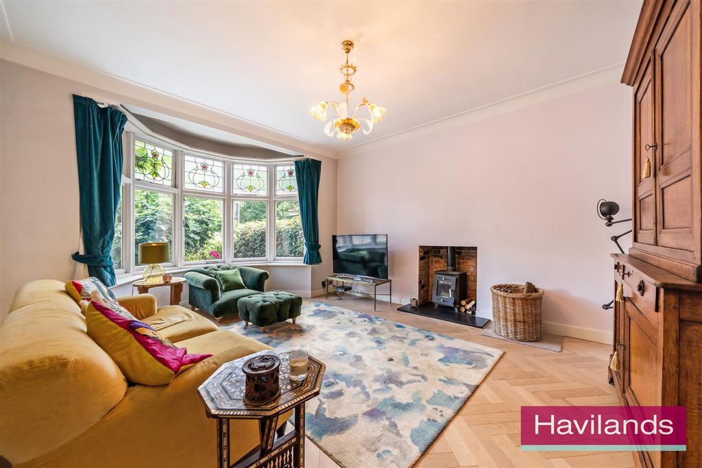 Property photo 2 of 25 The Chine-12.Jpg