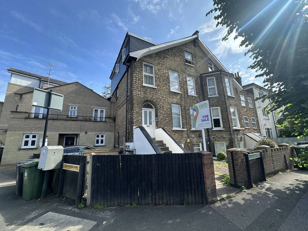 Property photo 1 of 11 External