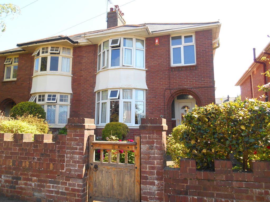 Property photo 1 of 11 Front