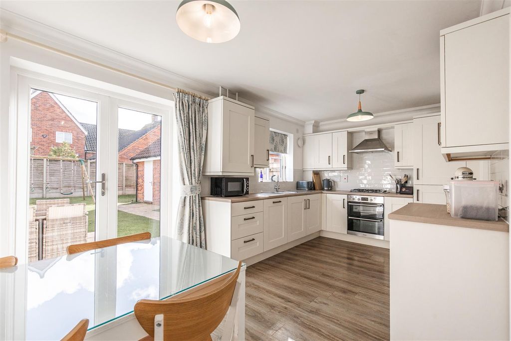 Property photo 2 of 28 23 Eccles Way-29.Jpg