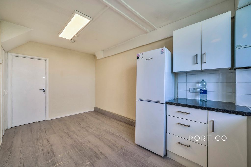 Property photo 3 of 14 Pbox-Img.Jpg