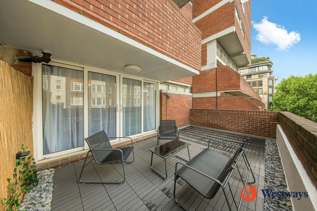 Property photo 2 of 9 Terrace