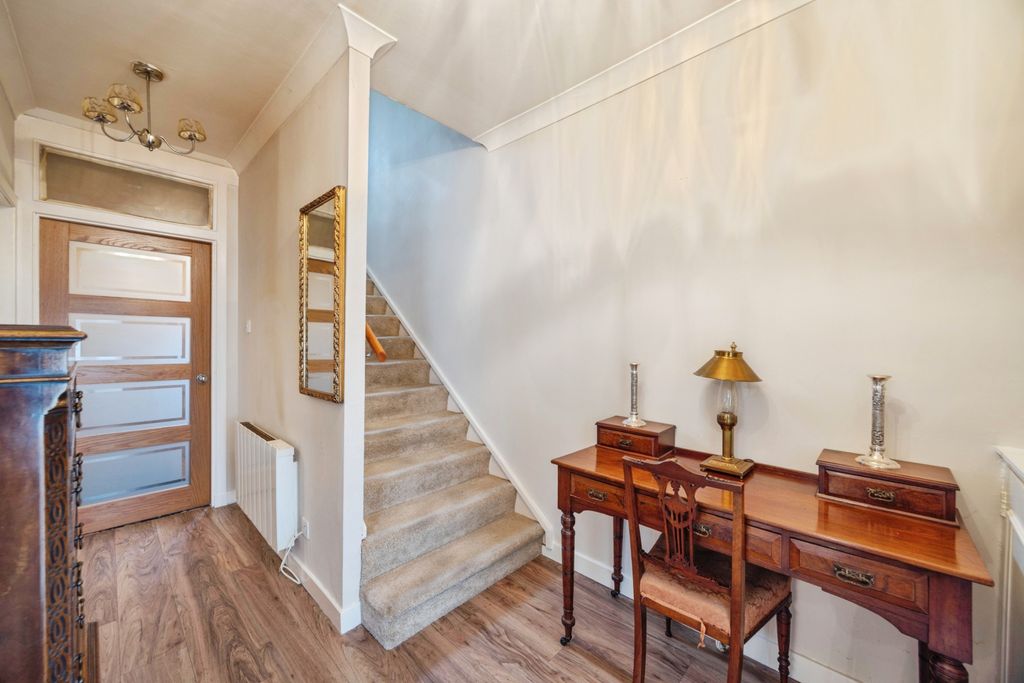 Property photo 2 of 14 Entrance Hallway