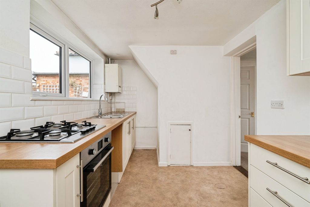 Property photo 2 of 17