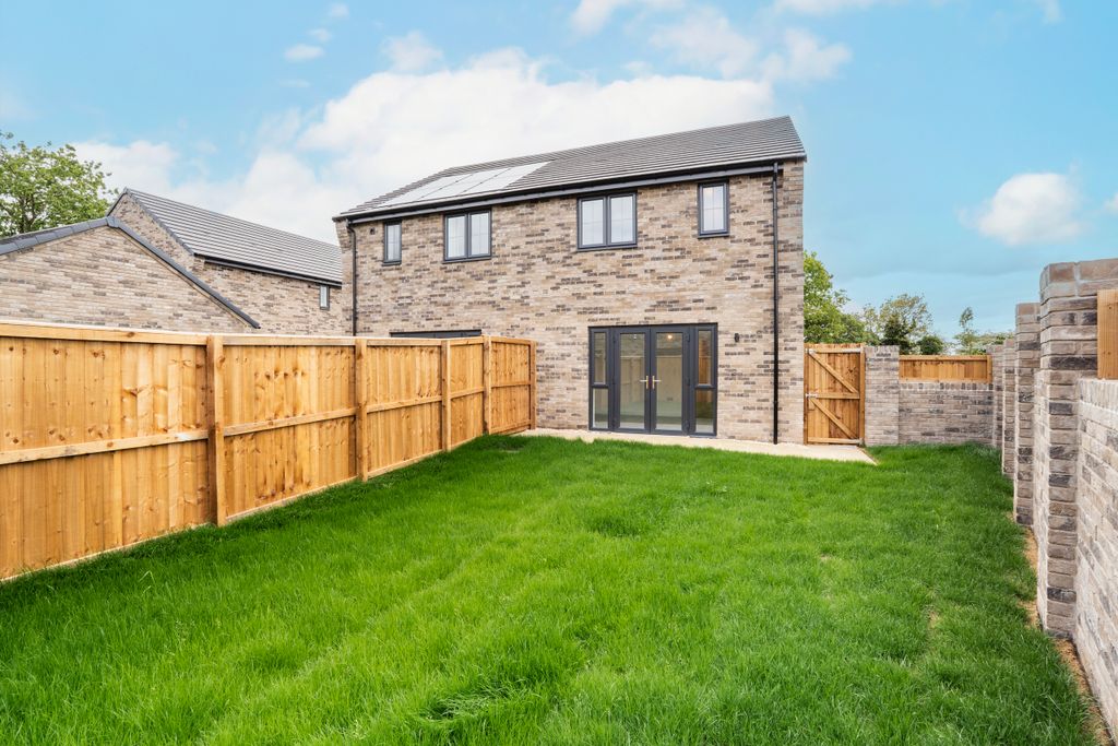 Property photo 1 of 13 Rear Garden 2