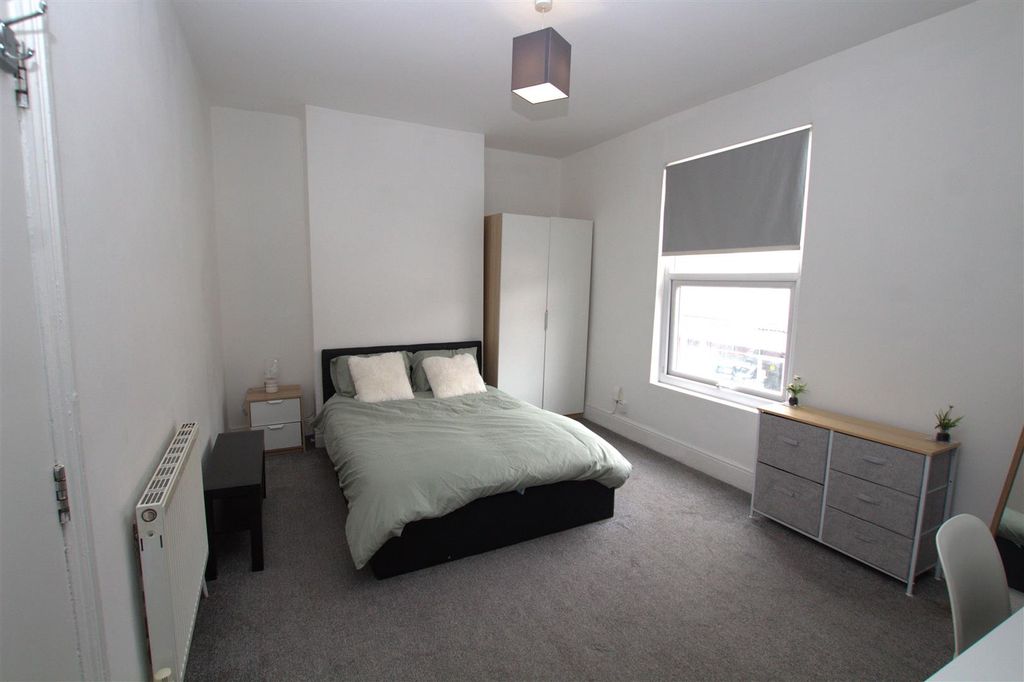 Property photo 2 of 12 Room 95 Victoria,,.Jpg