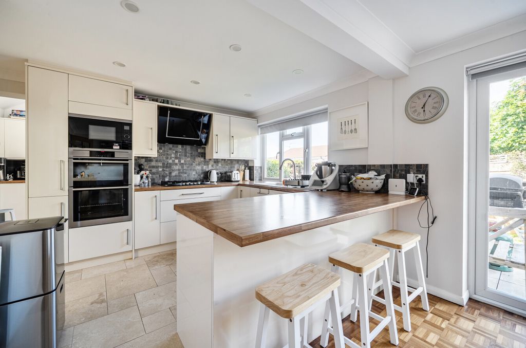 Property photo 3 of 25 1480215-18-6A3432...