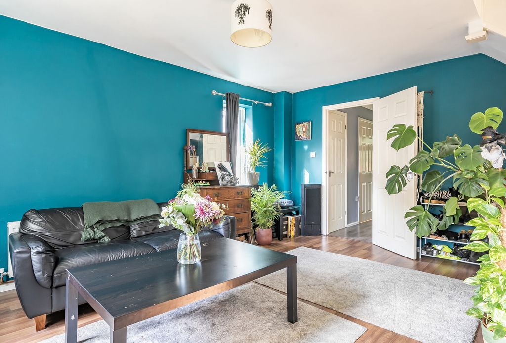 Property photo 2 of 22 1333210-12-688Ba9...