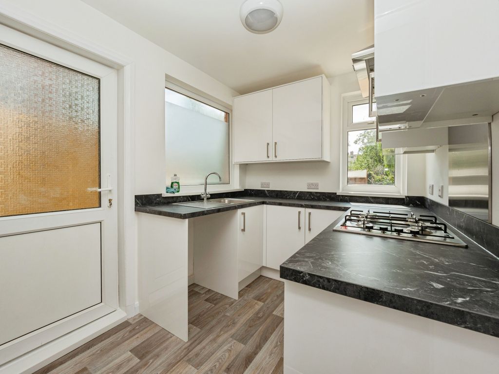 Property photo 2 of 27