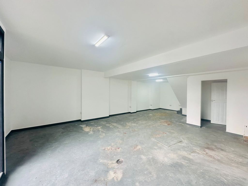 Property photo 2 of 9 Gallery