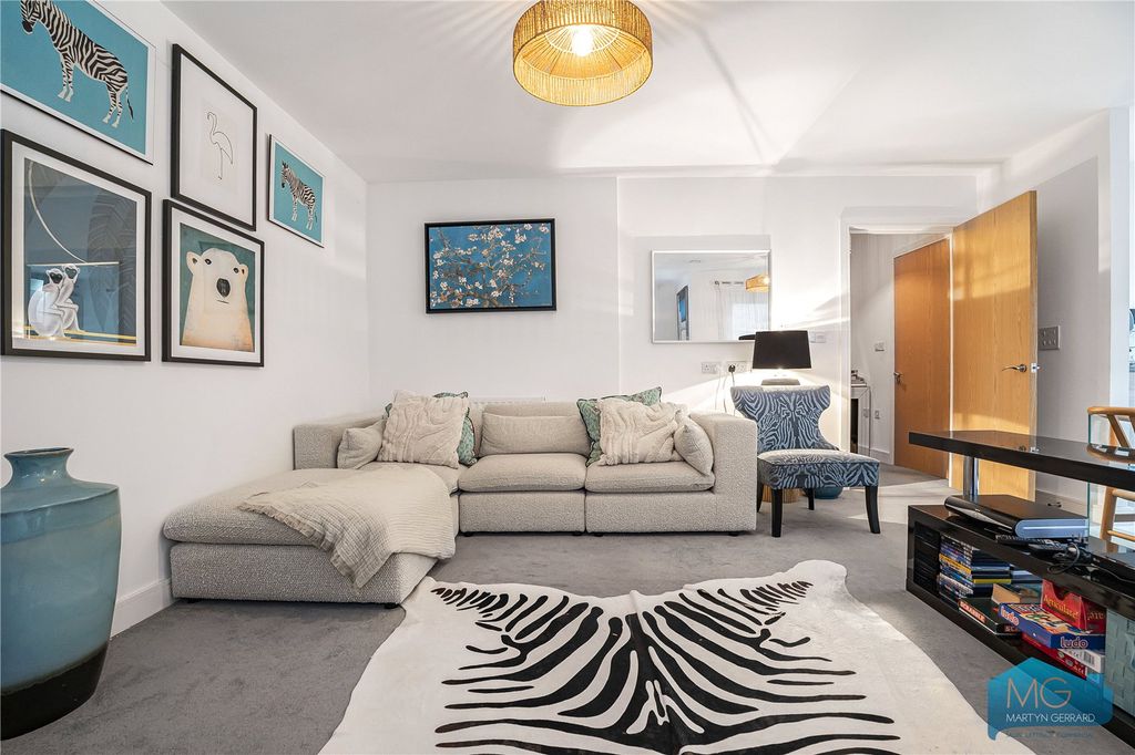 Property photo 3 of 13 Picture No. 32