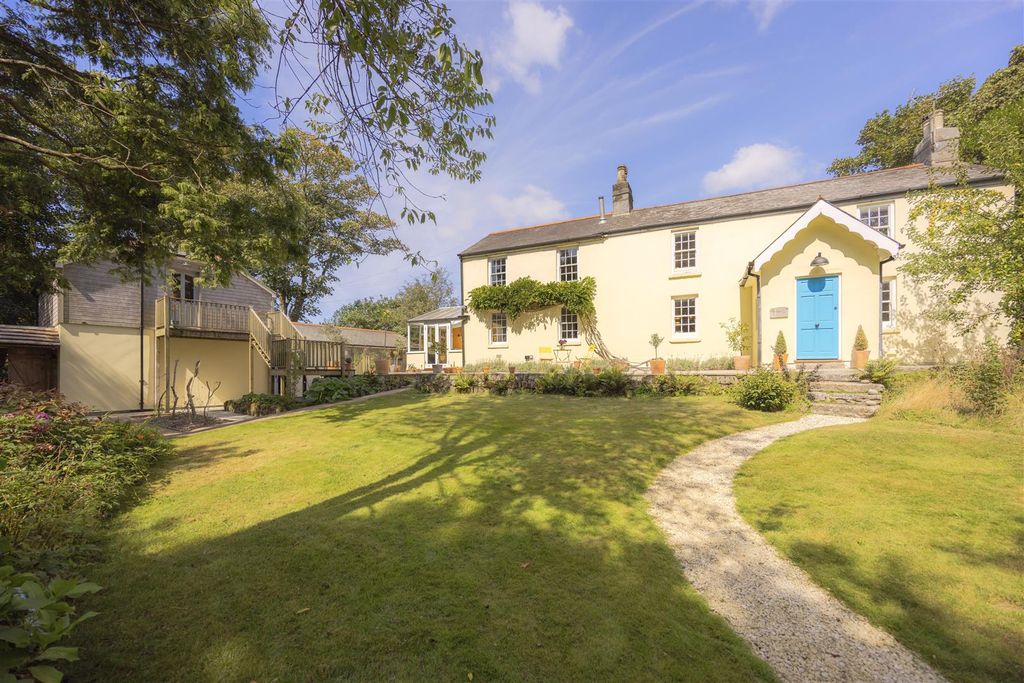 Property photo 1 of 37 Ennis_Cottage_013.Jpg