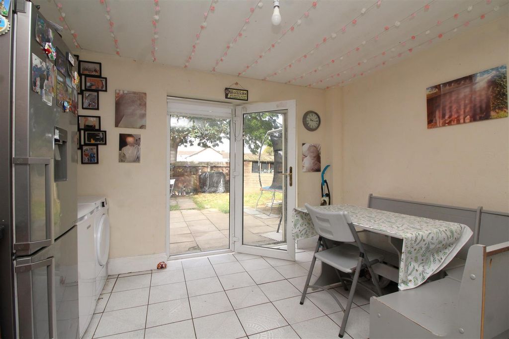 Property photo 3 of 14 Diner.Jpg