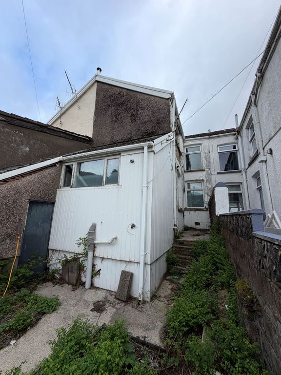 Property photo 2 of 22
