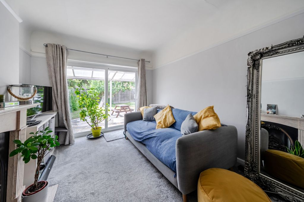 Property photo 2 of 12 1496643-6-6A63356...