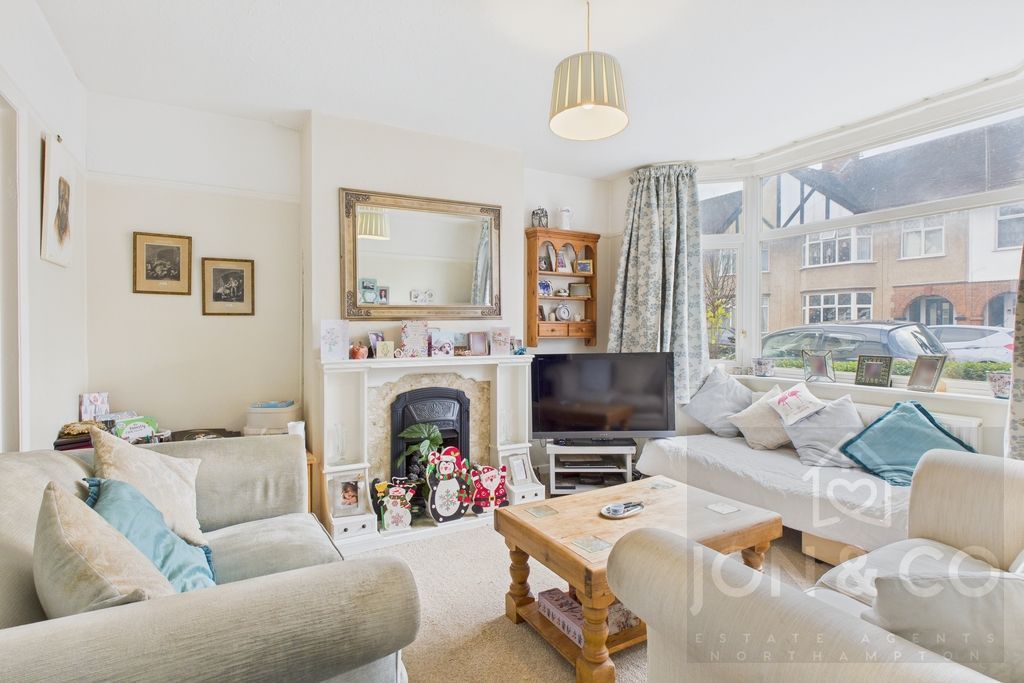 Property photo 2 of 11