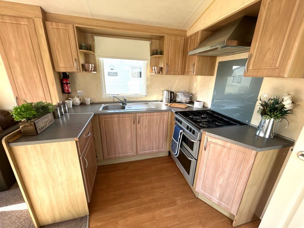 Property photo 3 of 6 Bk Bluebird Contessa 2009 Car0023427 116435979.Jpeg