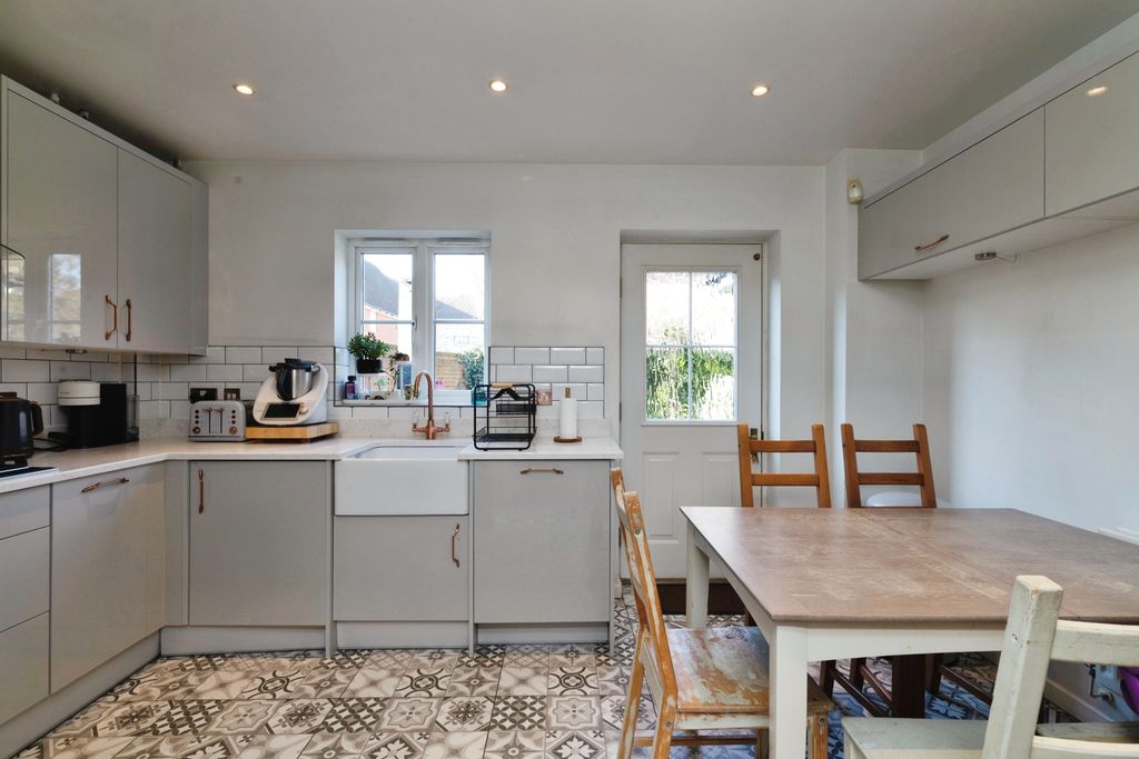 Property photo 3 of 15 Kitchen