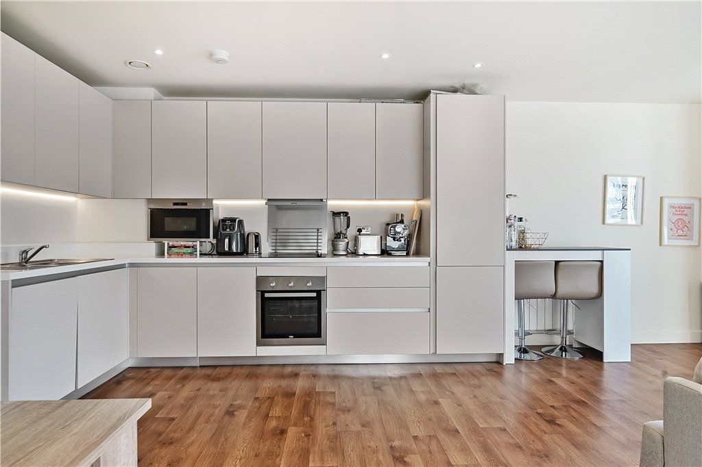 Property photo 3 of 21 Kitchen