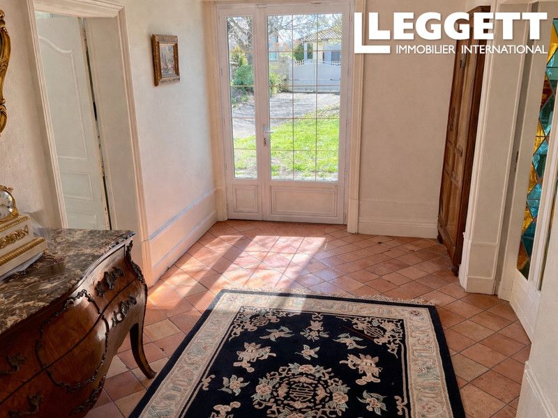 Property photo 2 of 10