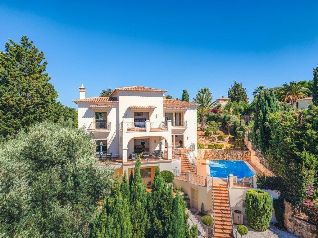 Property photo 1 of 41 Exclusive Villa With Private Gardens And Heated Pool, In A Quiet Area
