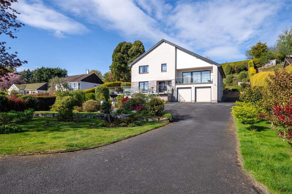 Property photo 1 of 43 Parkdale_Croft_Road_Kelso-35.Jpg