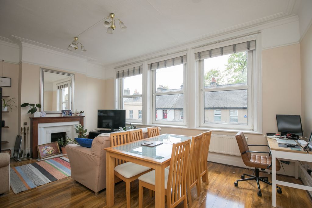 Property photo 2 of 9 Gallery