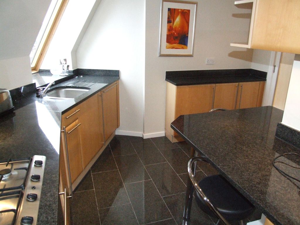 Property photo 2 of 7 Kitchen