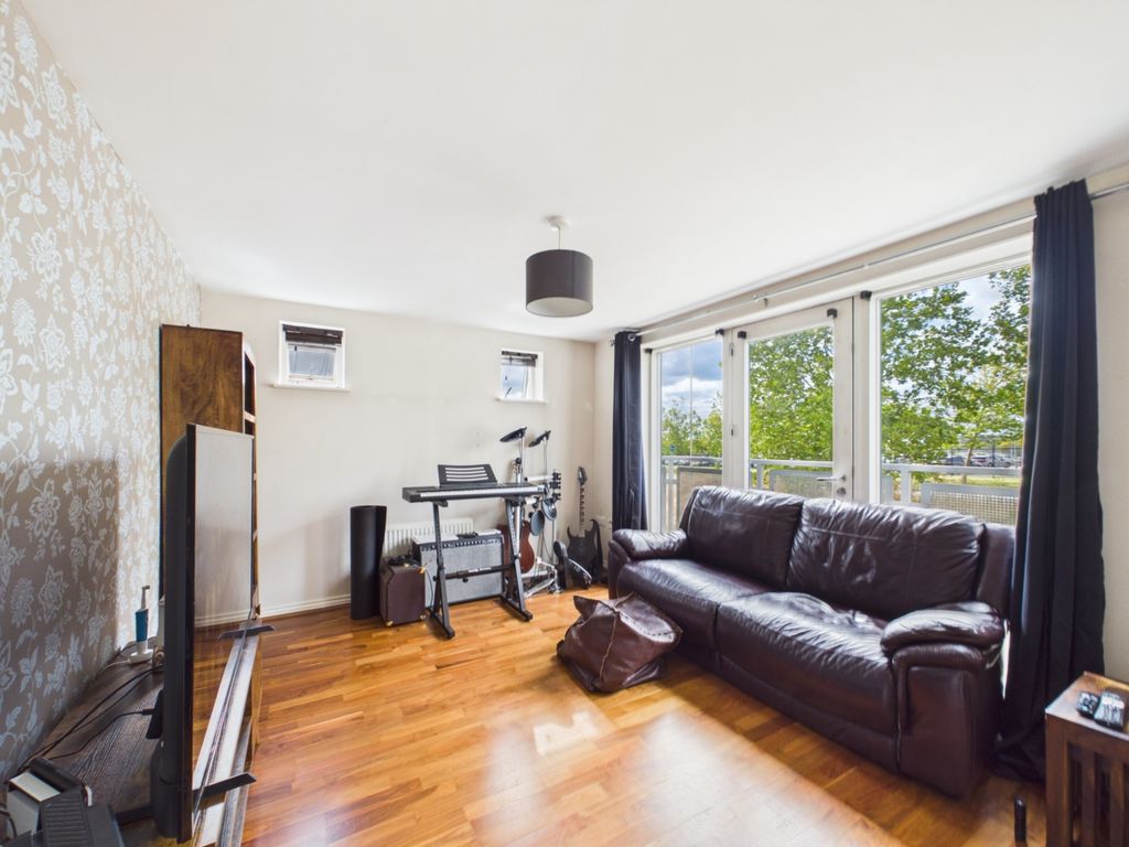Property photo 2 of 6 Cam01740G0-Pr0588-Still006