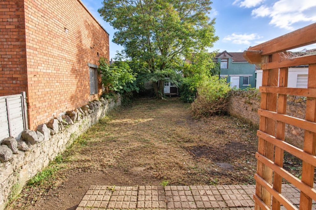 Property photo 2 of 22