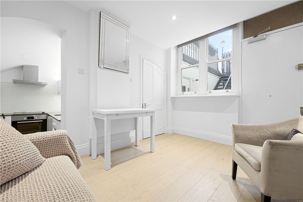 Property photo 2 of 17 Picture No. 28