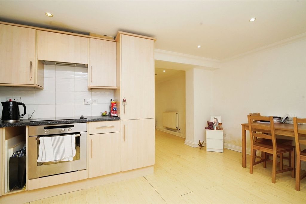 Property photo 3 of 10 Picture No. 06