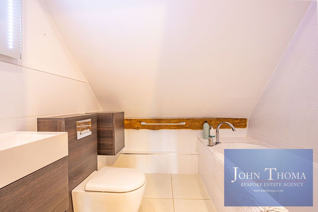 Additional image 32 of 6 bed property to rentMarshalls Barn, Woodside, Epping CM16